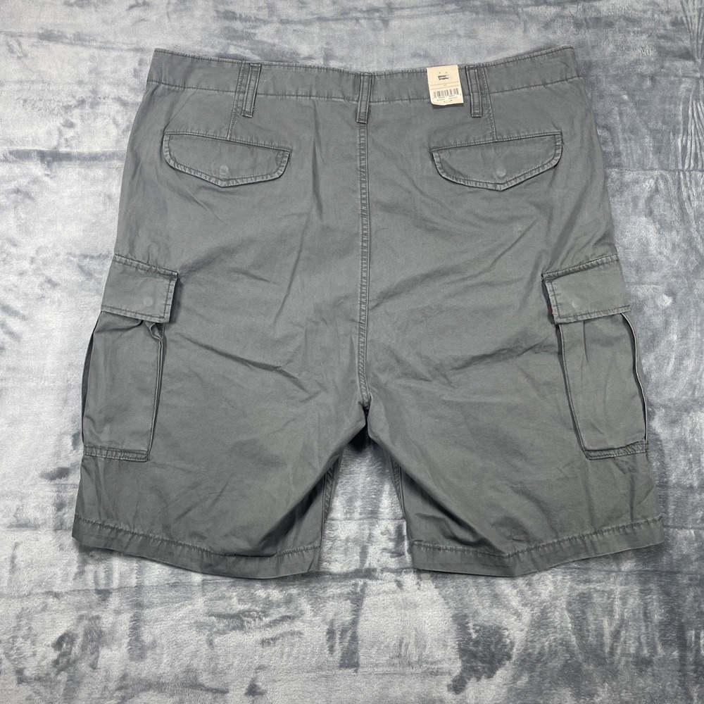 Levis Shorts Mens 42 Flat Front Carrier Cargo Gray Loose-Fit Red Tab Logo NWT - Picture 4 of 5
